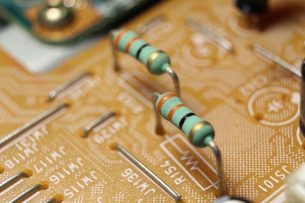 Resistors mounted on PCB